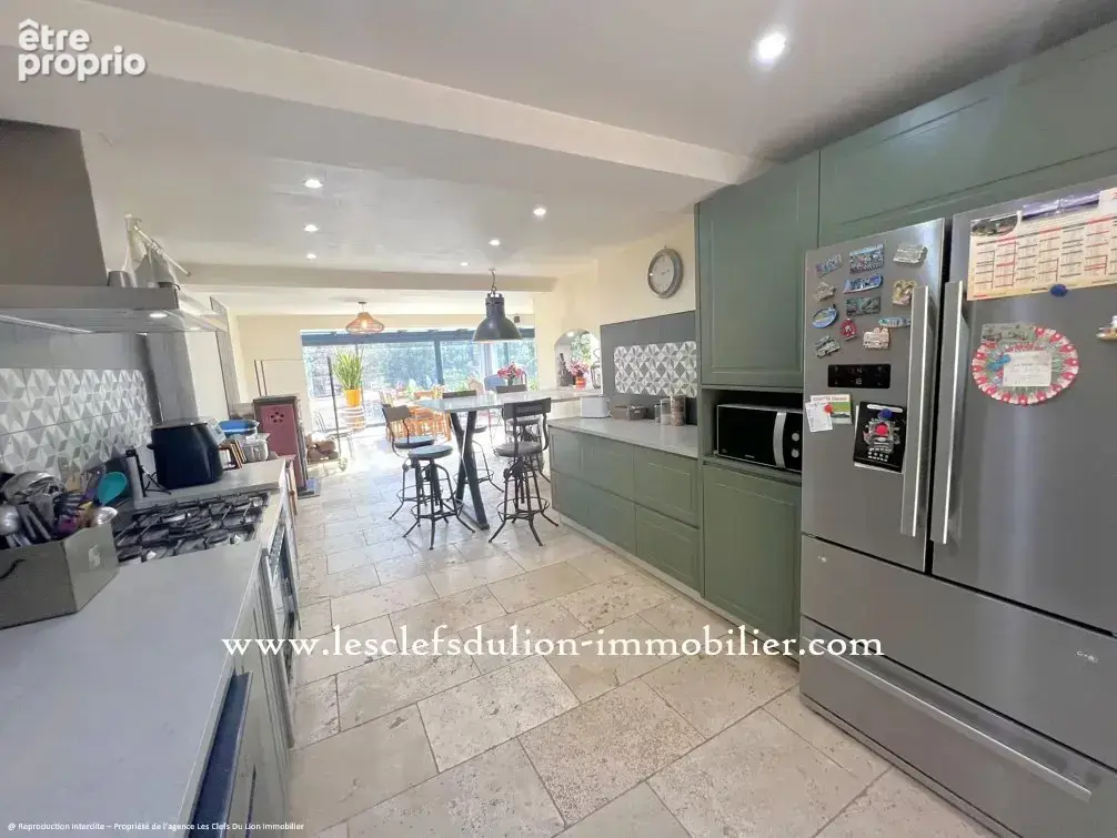 Maison traditionnelle de 2019 sur parc boisé. - photo 8