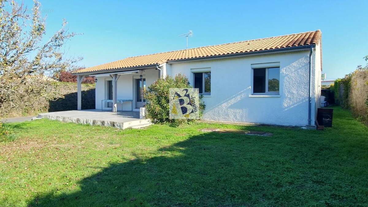 Maison à GARAT