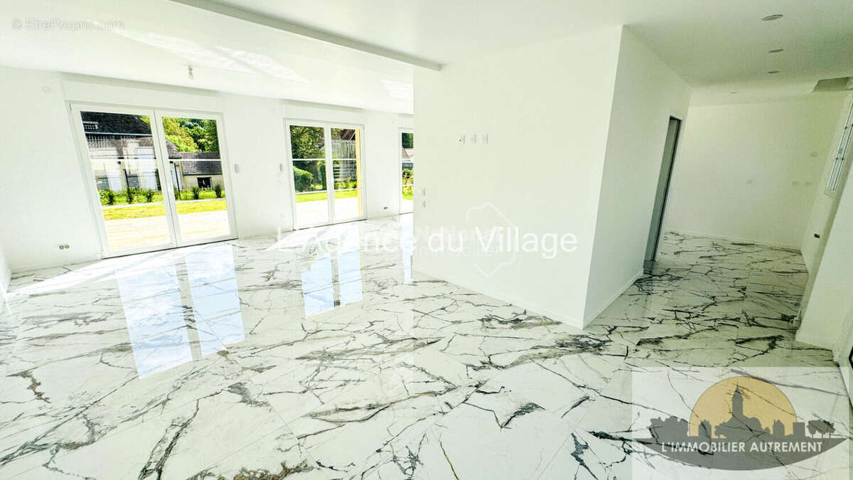 Maison à SAINTE-GENEVIEVE