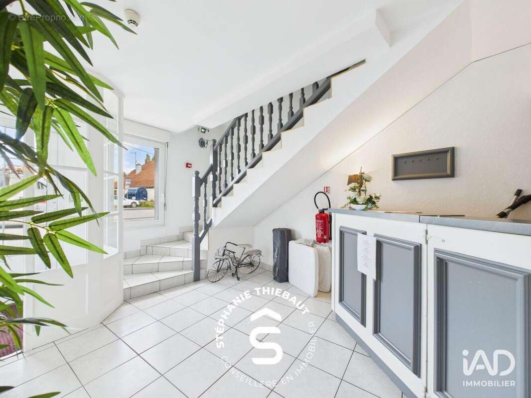 Photo 6 - Commerce à GRANDVILLERS