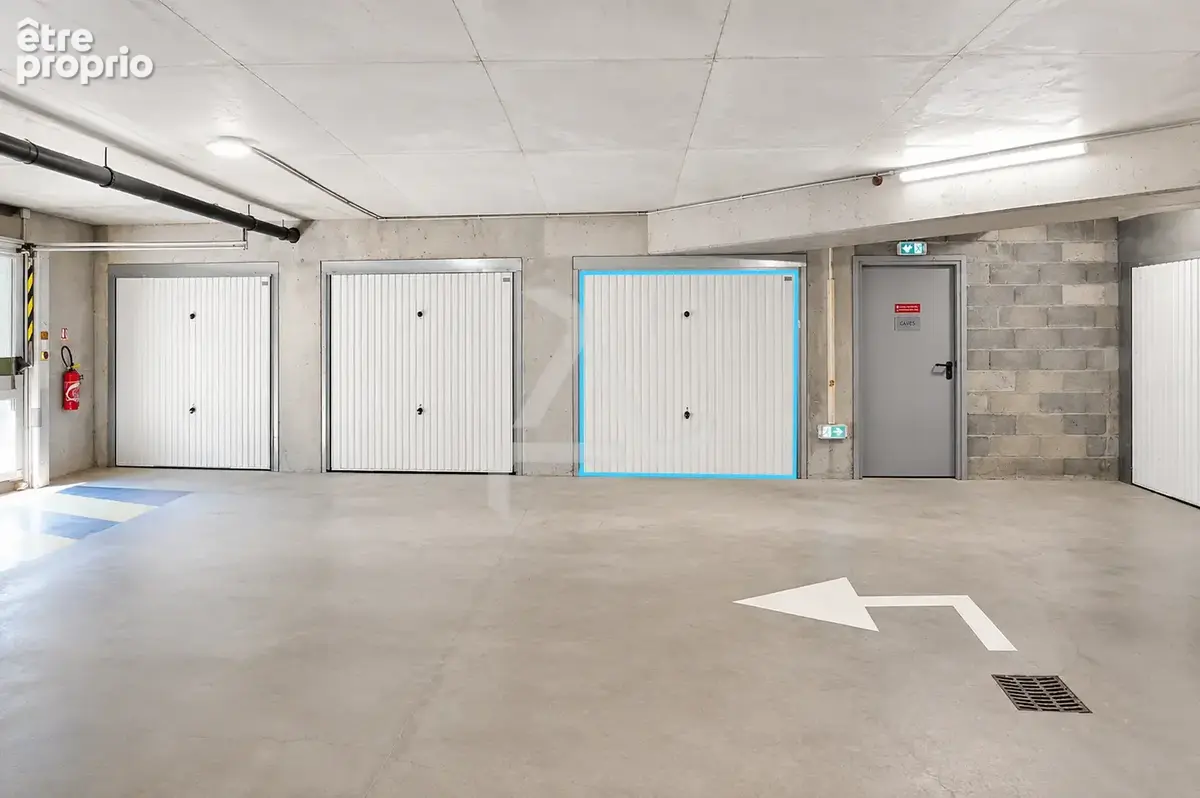 Garage fermé dans résidence sécurisée à 5mn du centre ville - photo 2
