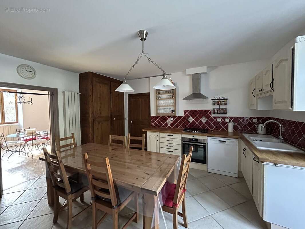 Maison à SAINT-JULIEN-EN-SAINT-ALBAN