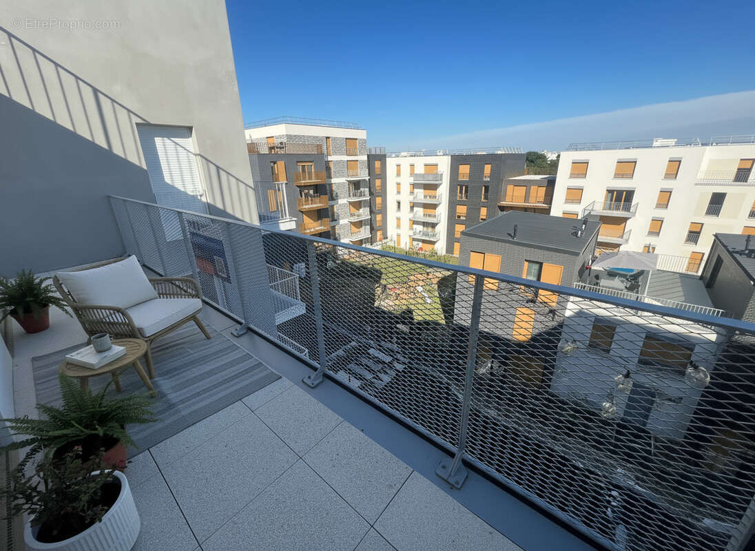 Appartement à SARTROUVILLE