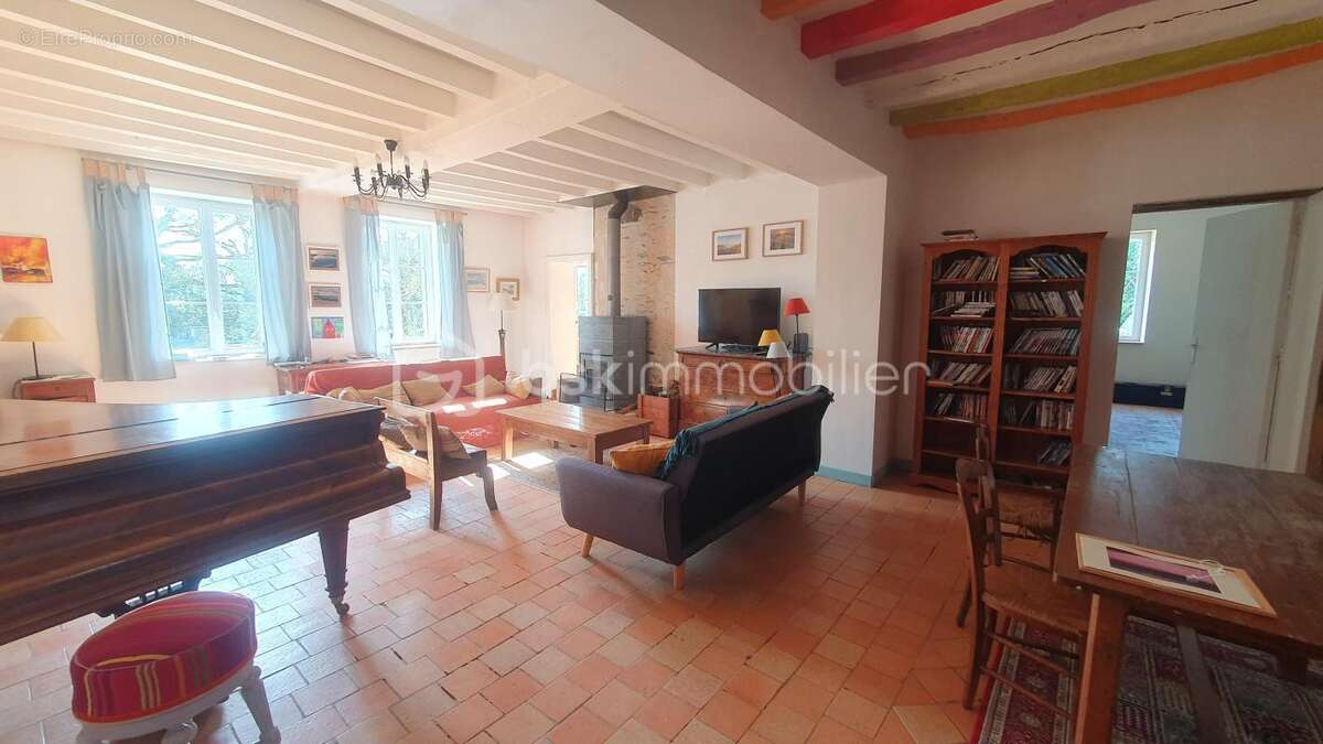 Longère de 300m² à la Bohalle - photo 9