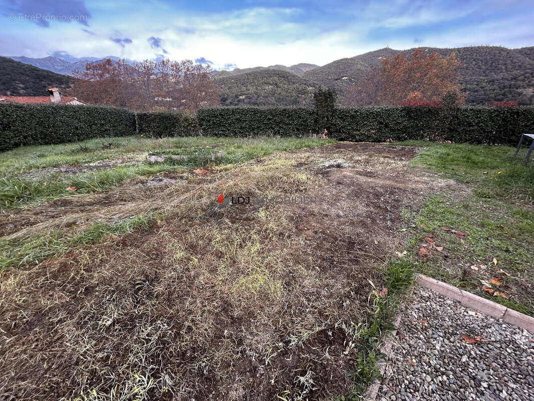 Terrain à ARLES-SUR-TECH