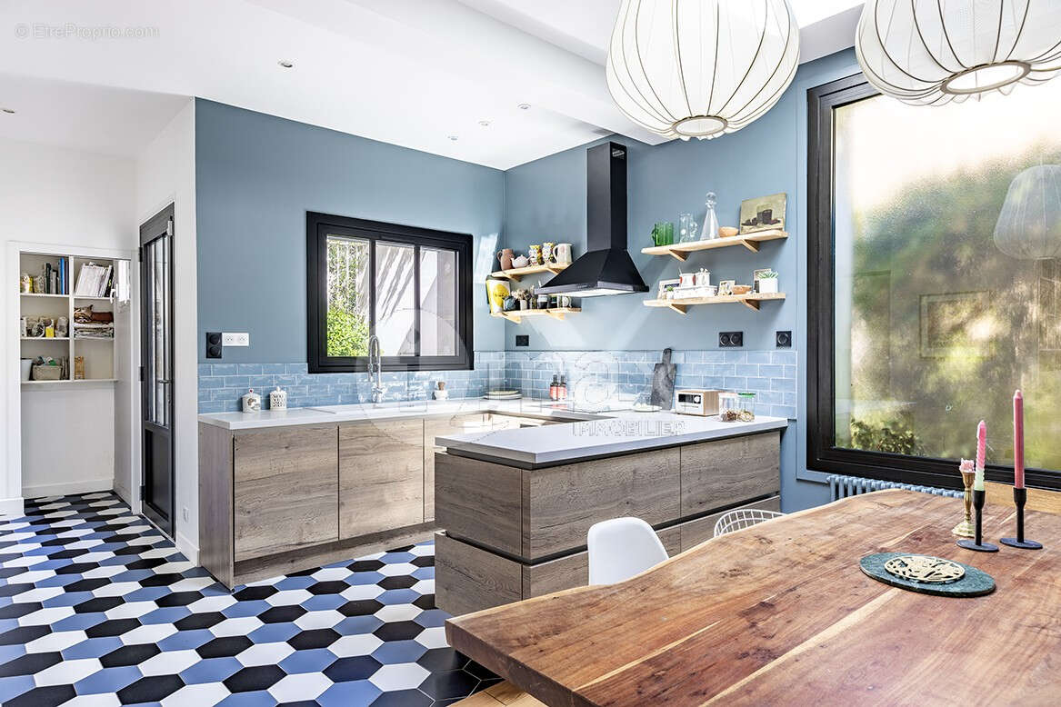 Maison à ASNIERES-SUR-SEINE