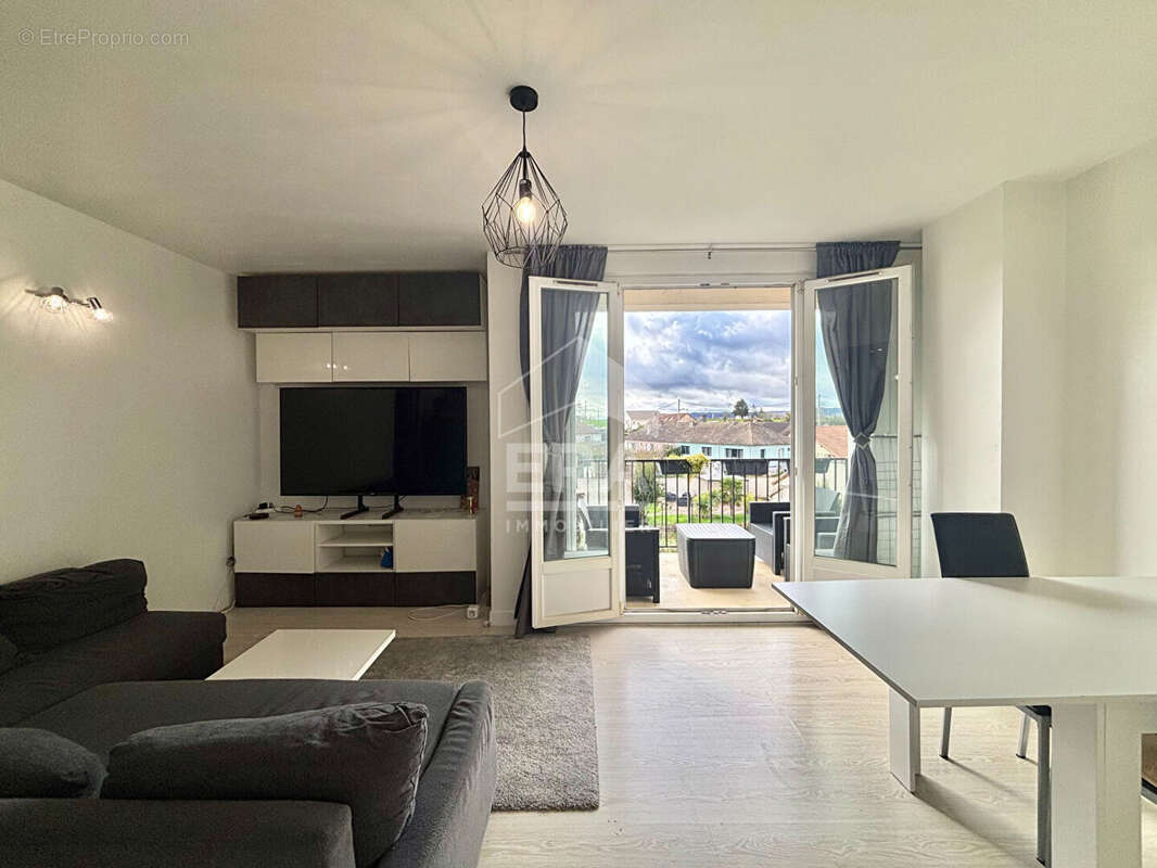 Appartement à BALLANCOURT-SUR-ESSONNE