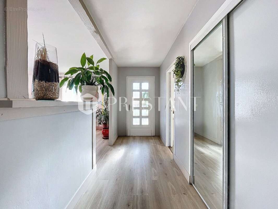 Maison à BASSUSSARRY