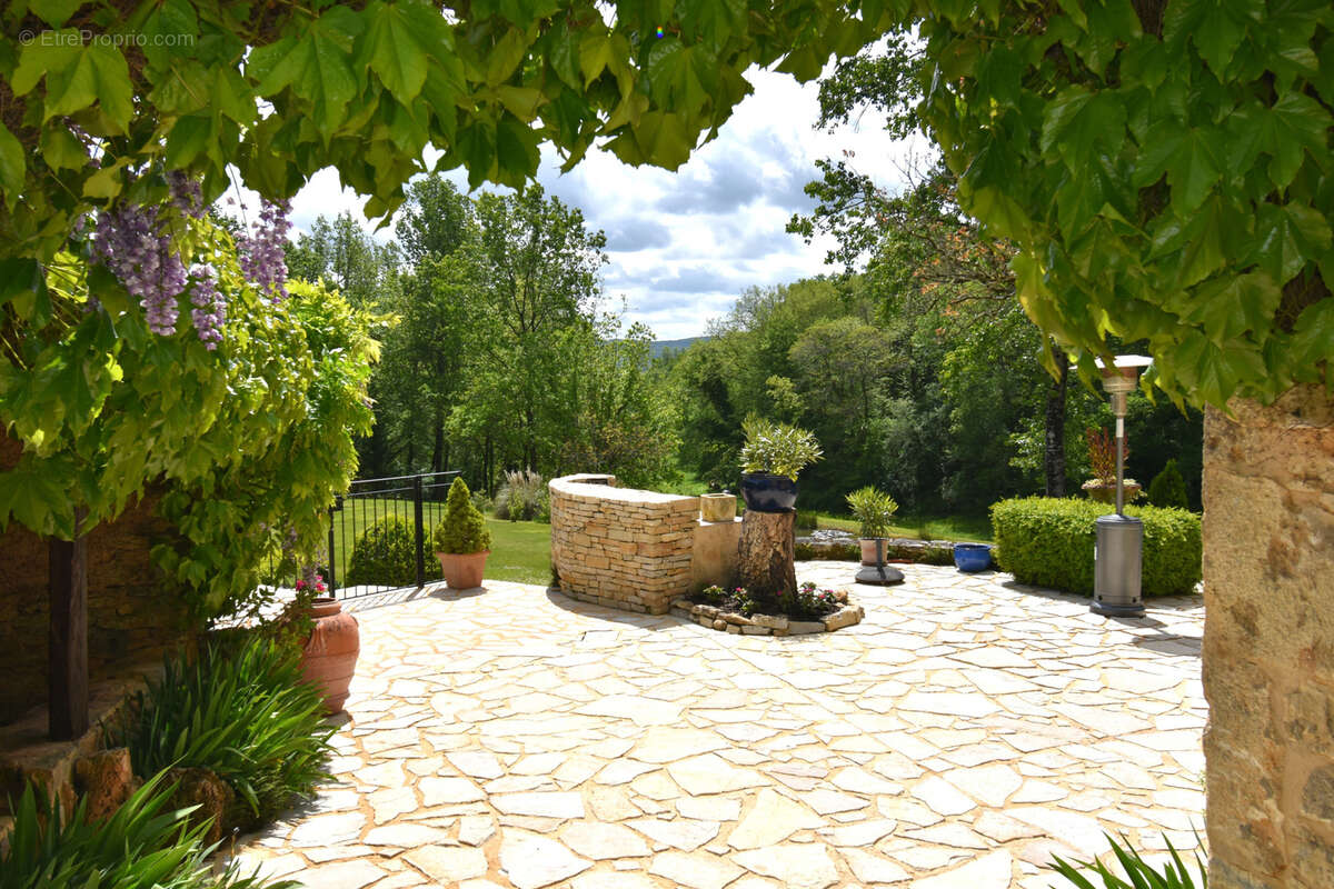 Maison à PUY-L&#039;EVEQUE