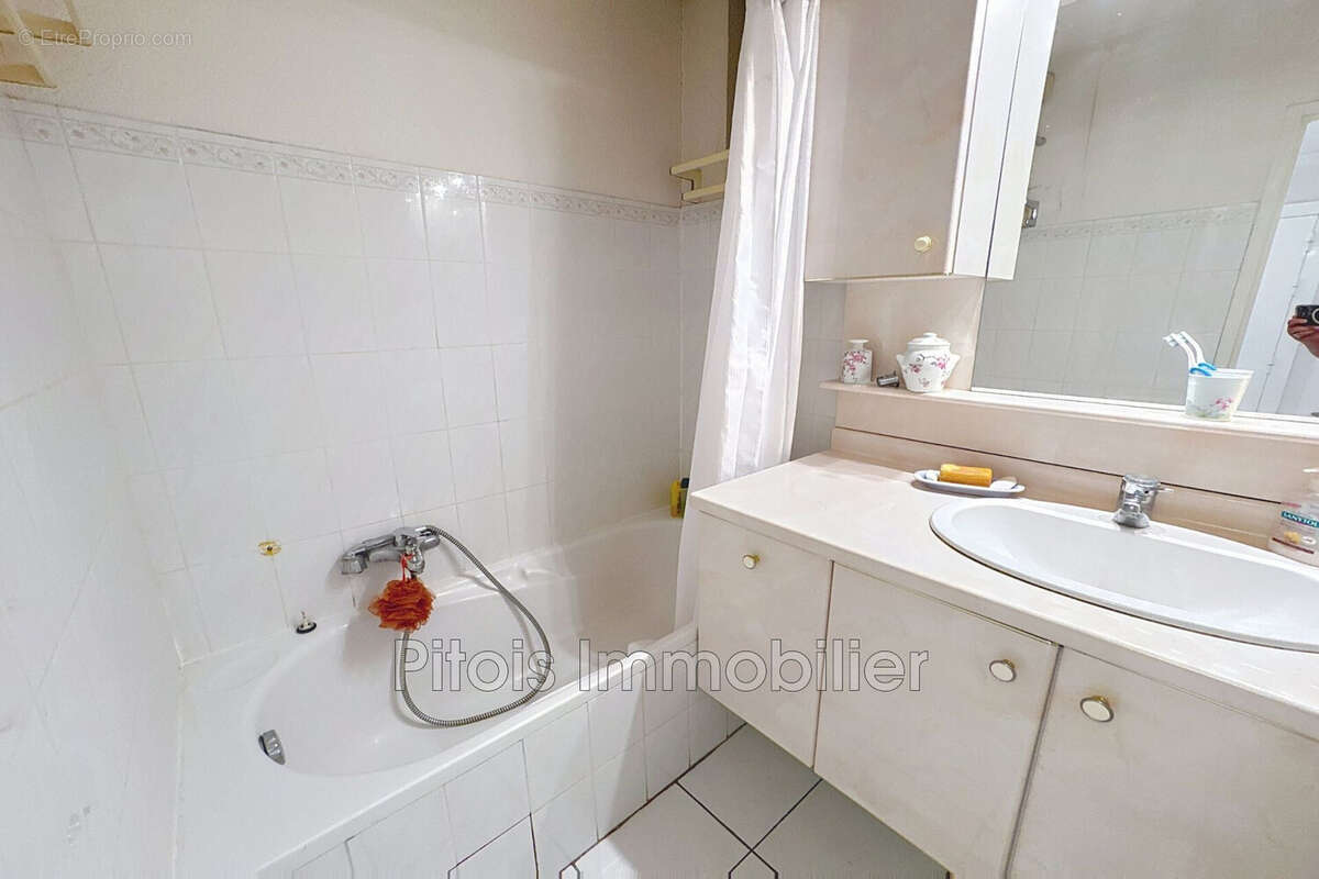 Appartement 64 m² à Antibes  - photo 8