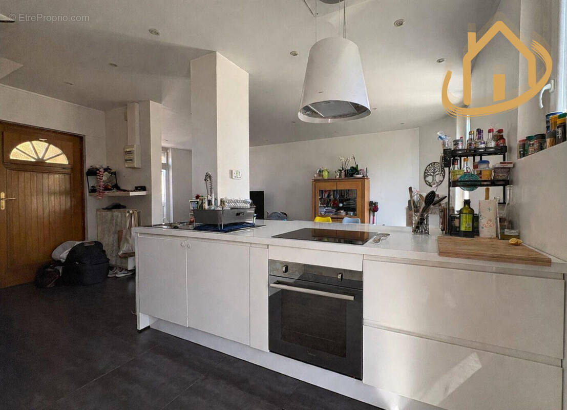 Maison à BELLERIVE-SUR-ALLIER