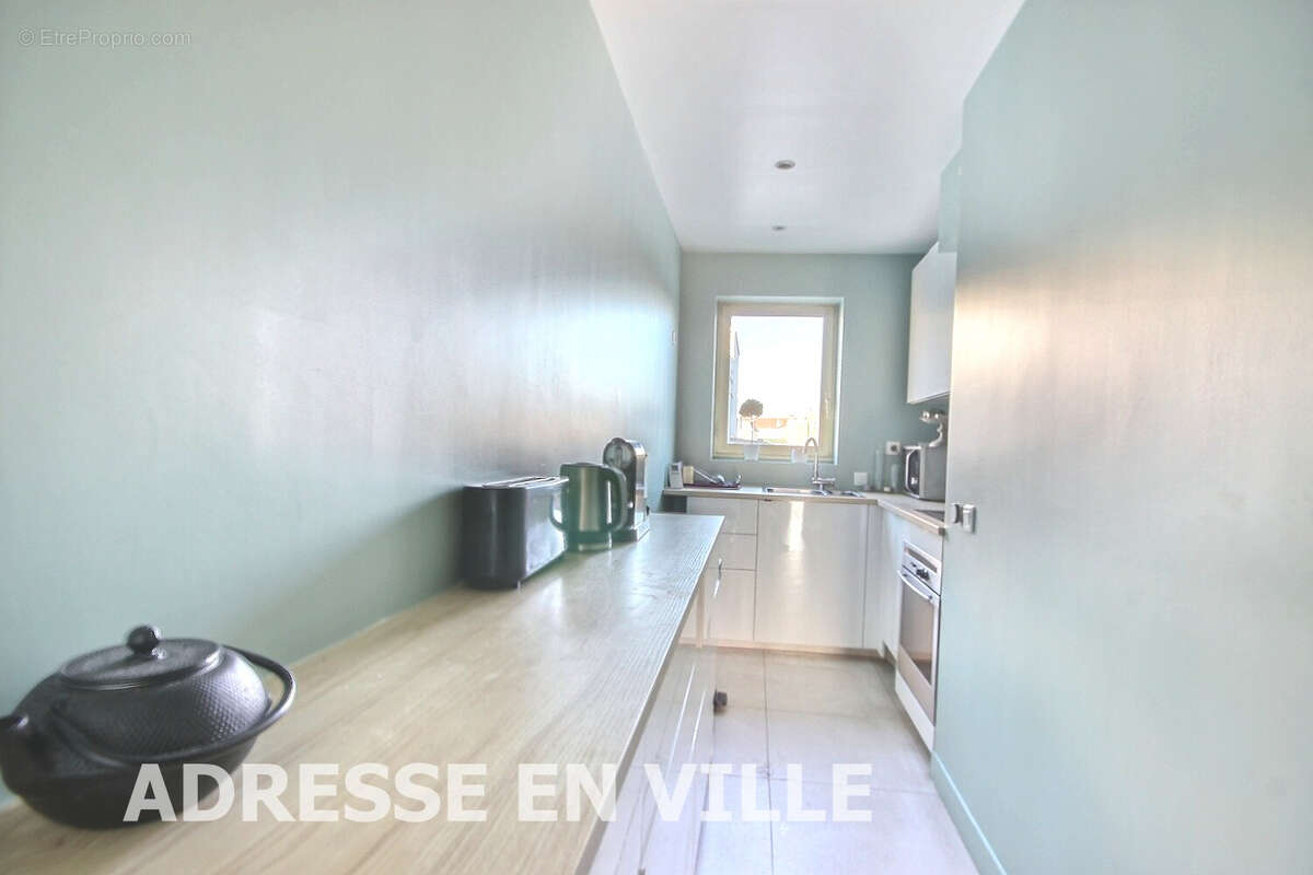 Appartement à LEVALLOIS-PERRET