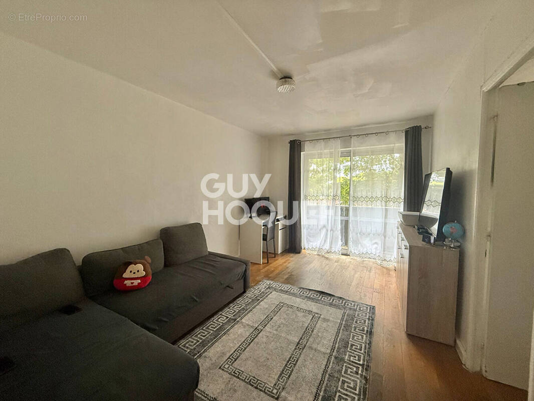 Appartement à FRESNES