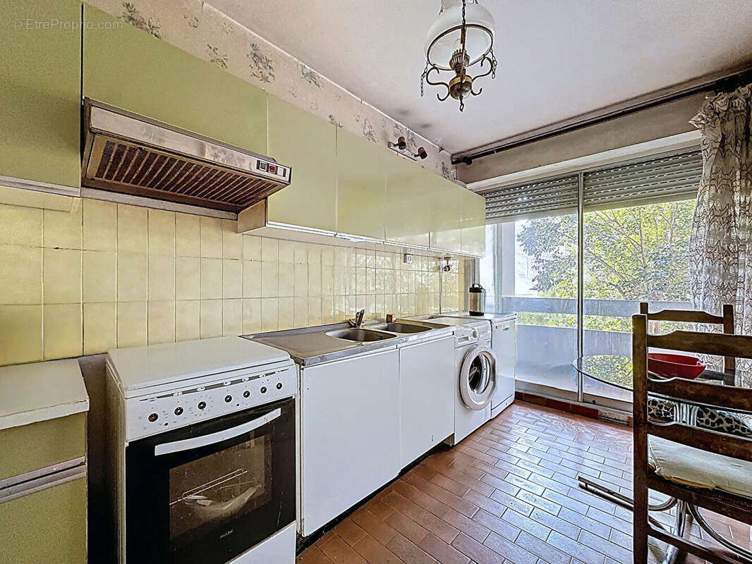 Appartement à MARSEILLE-4E