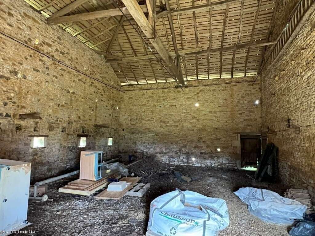 Maison à CHAMPAGNE-MOUTON