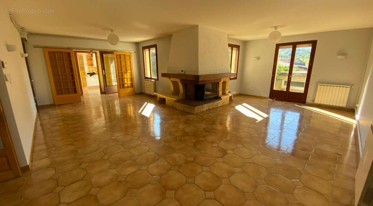 Maison à SAINT-PERAY