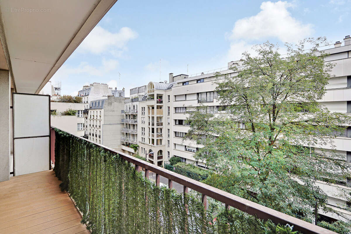 Appartement à PARIS-20E