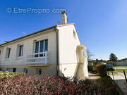 Maison à LES AGEUX