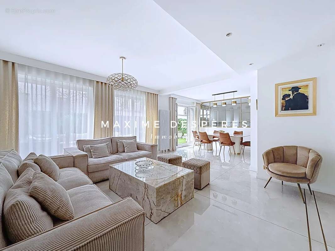 Appartement à NEUILLY-SUR-SEINE