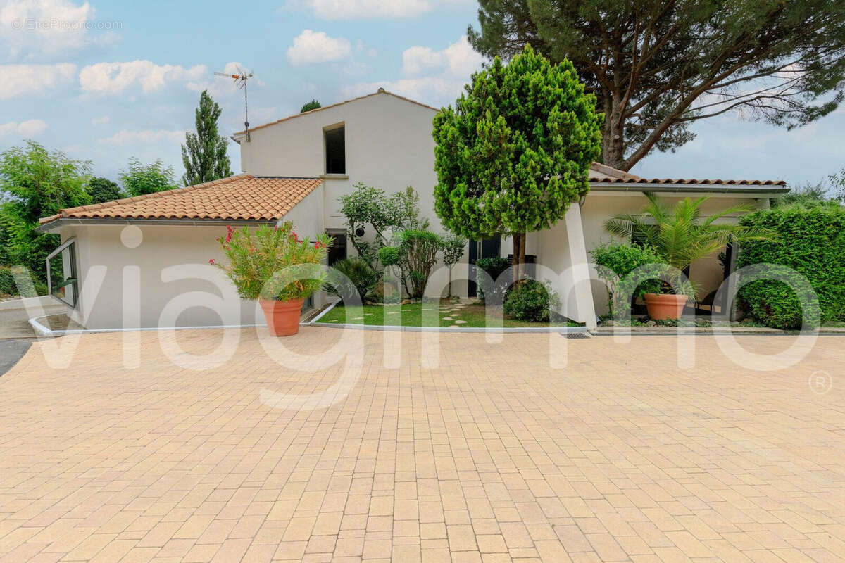 Maison à TOURNON-SUR-RHONE