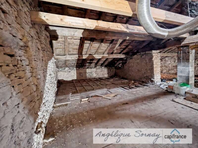 Maison à SAINT-JULIEN