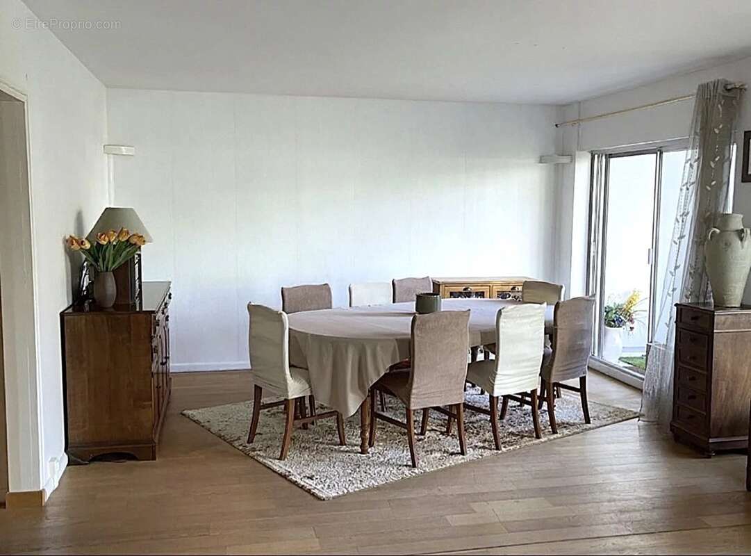 Appartement à VILLE-D'AVRAY