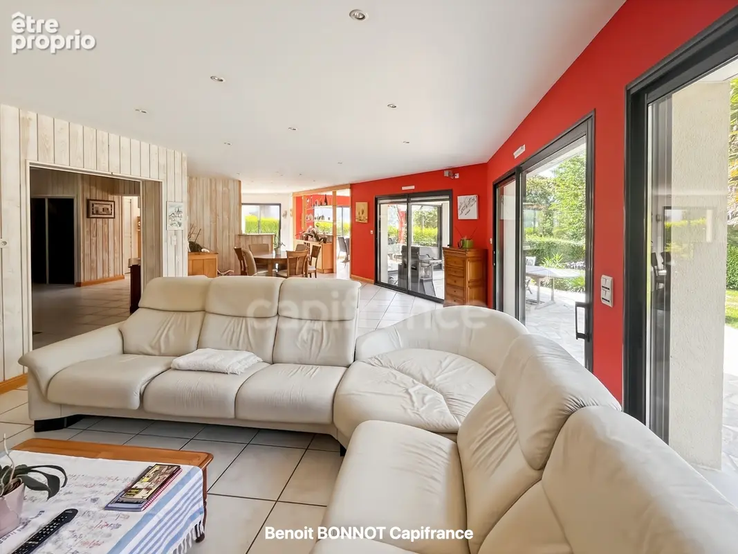 PLEUVEN – Maison de 229 m², 6 chambres, vie de plain-pied et espace indépendant - photo 3