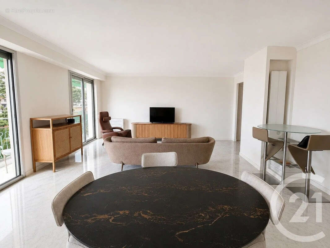 Appartement à ROQUEBRUNE-CAP-MARTIN