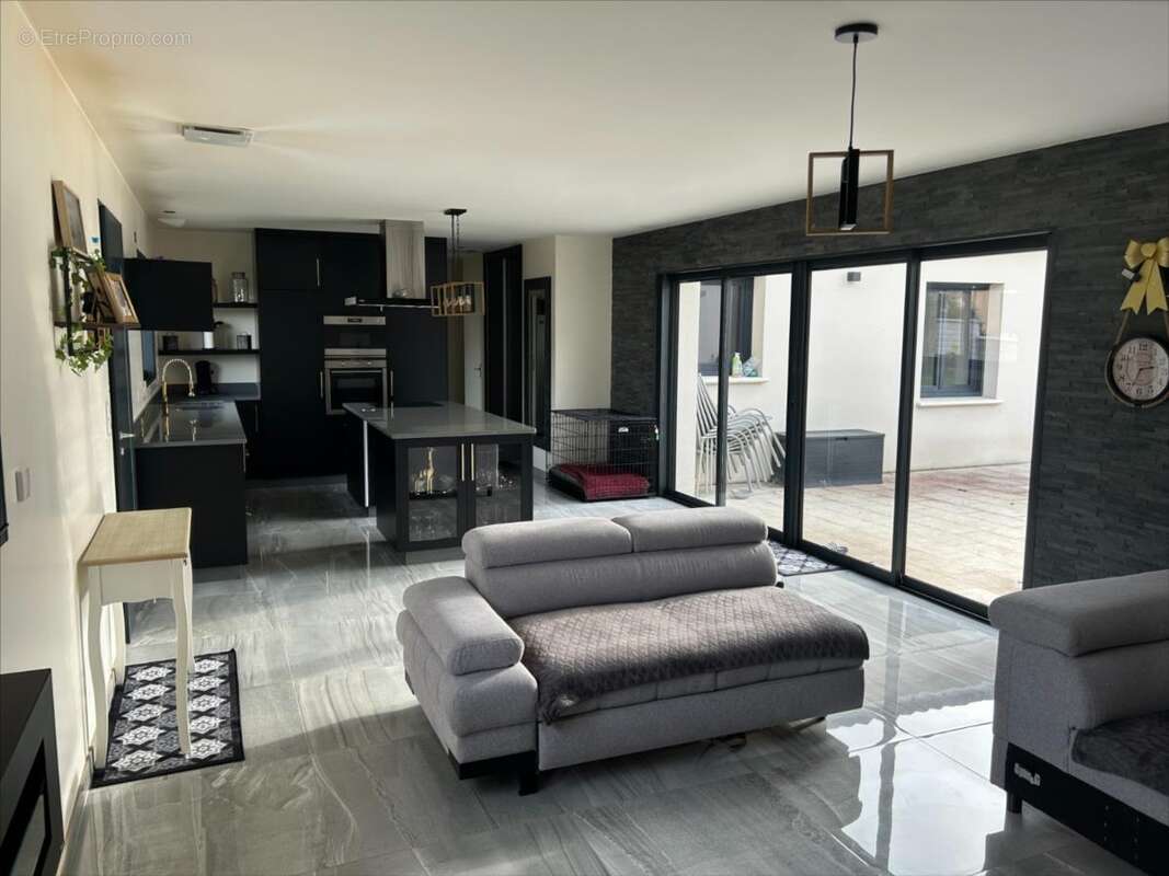 Maison à JAUNAY-CLAN