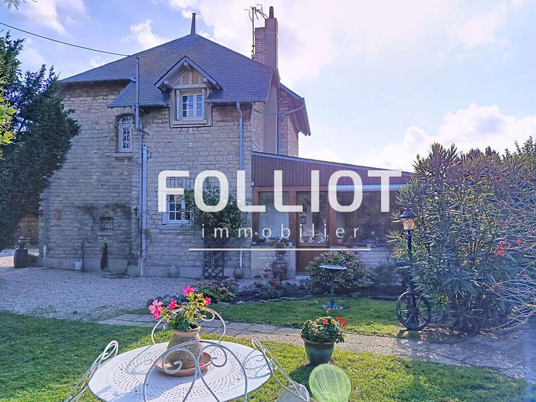 Maison à COURSEULLES-SUR-MER