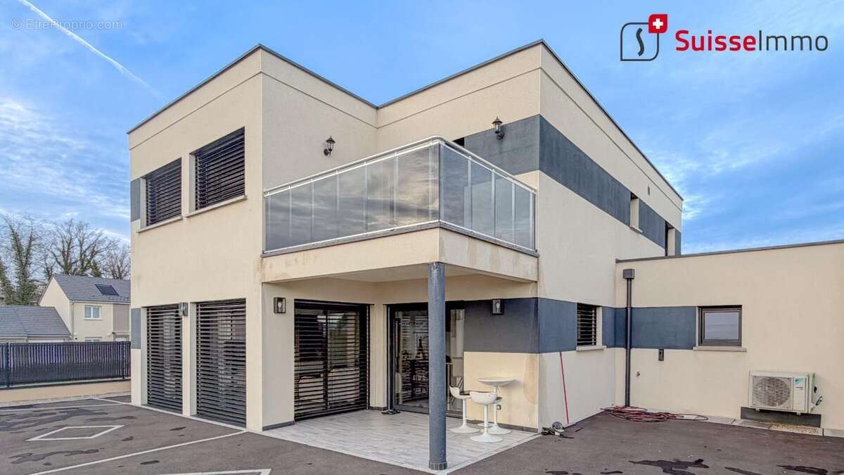 Maison à GRAND-CHARMONT