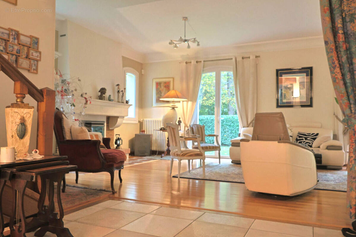 Maison à SAINT-SEBASTIEN-SUR-LOIRE