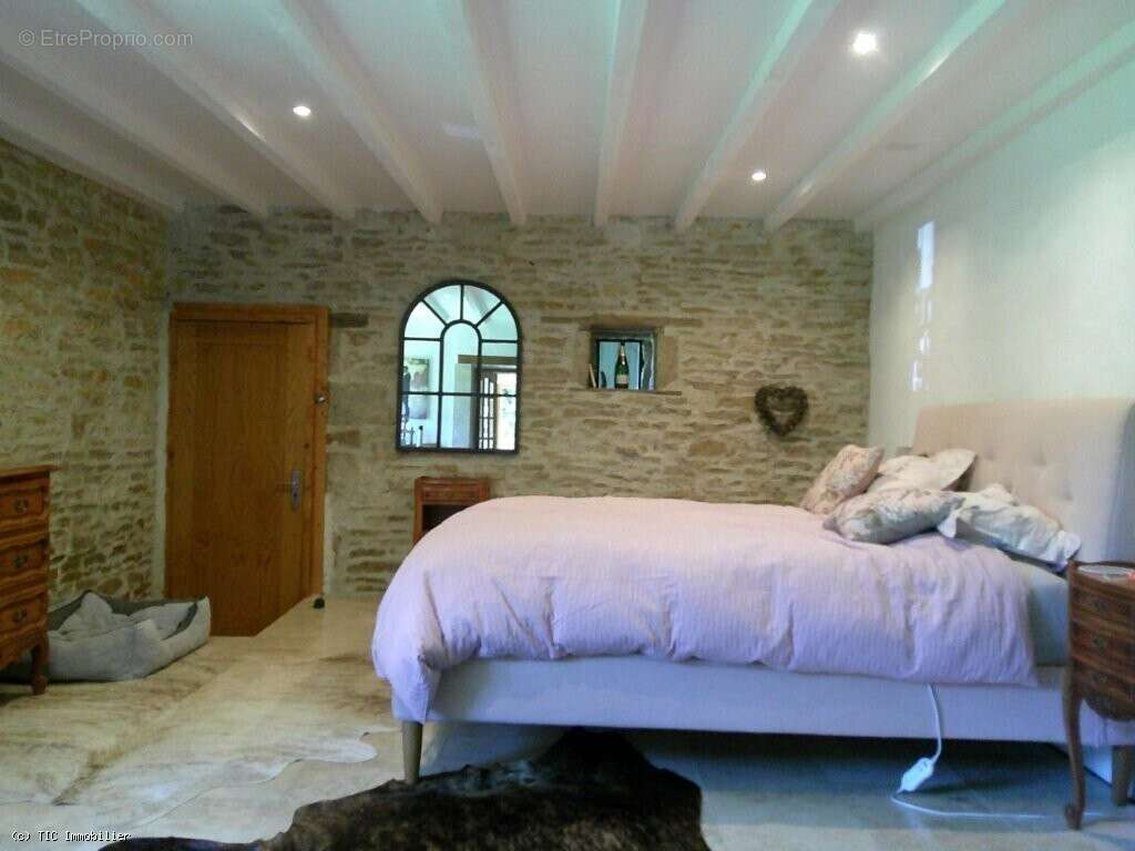 Maison à CHARROUX