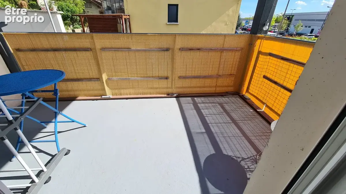 Appartement T2bis à vendre loué à Vichy, balcon et parking. - photo 8