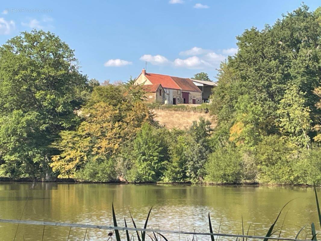 Maison à LOURDOUEIX-SAINT-PIERRE