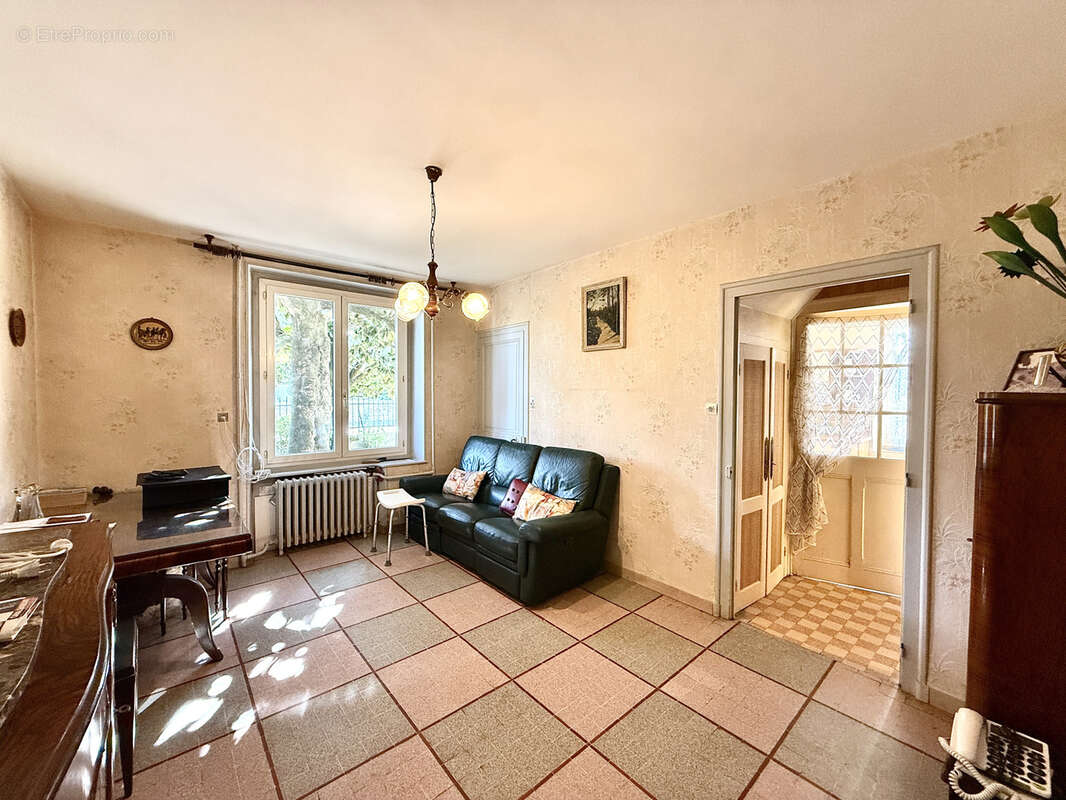 Maison à LIMONY