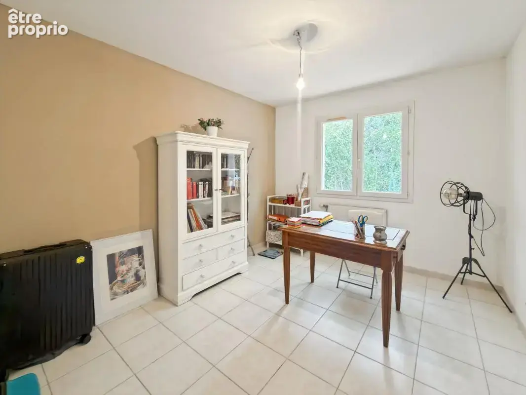 Saint-Georges-les-Bains — Maison Plain-pied 122m² familial dans un havre de paix - 4 chambres - Garage - photo 14