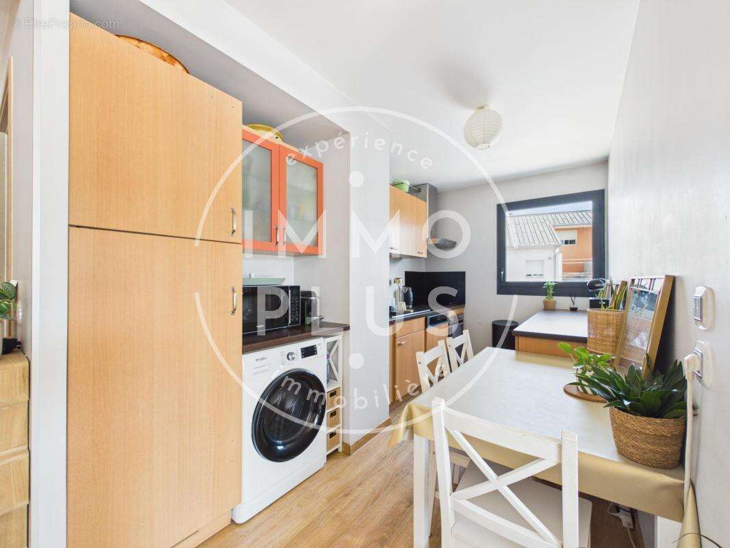 Vente - Appartement - 3 pièces + cuisine - 54,60 m² - 449 000 € - photo 6