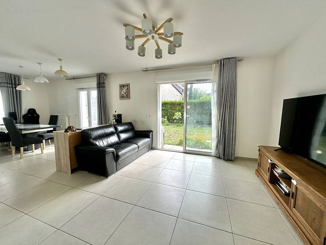 Maison à SARTROUVILLE