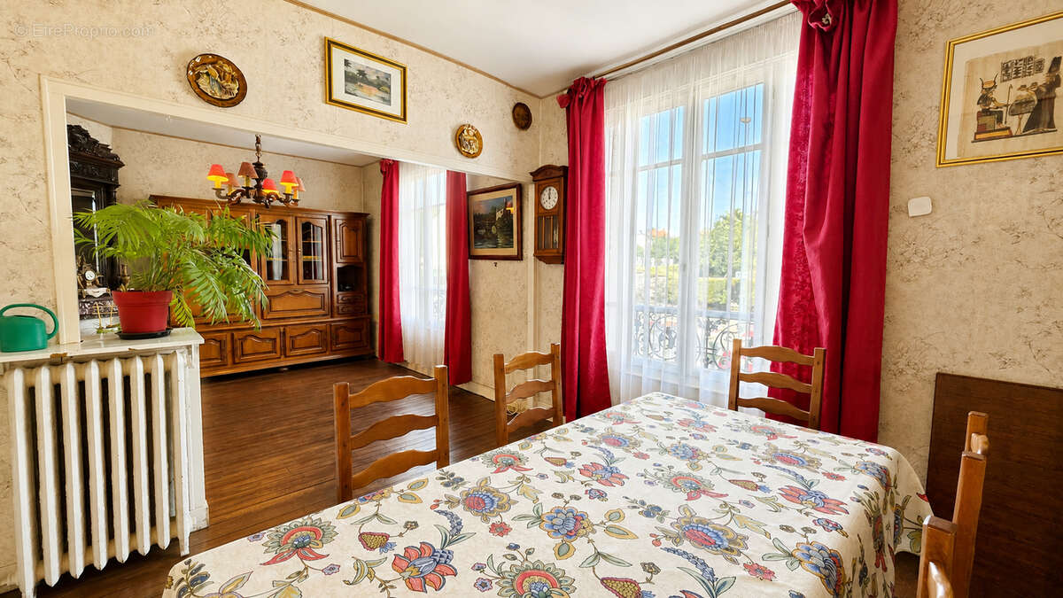 Charmante maison indépendante de 5 pièces avec jardin arboré - photo 4