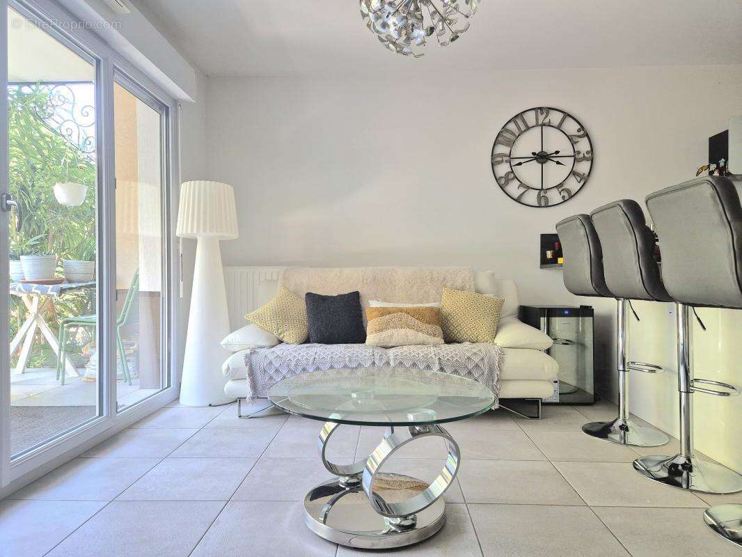 Appartement à LA COLLE-SUR-LOUP