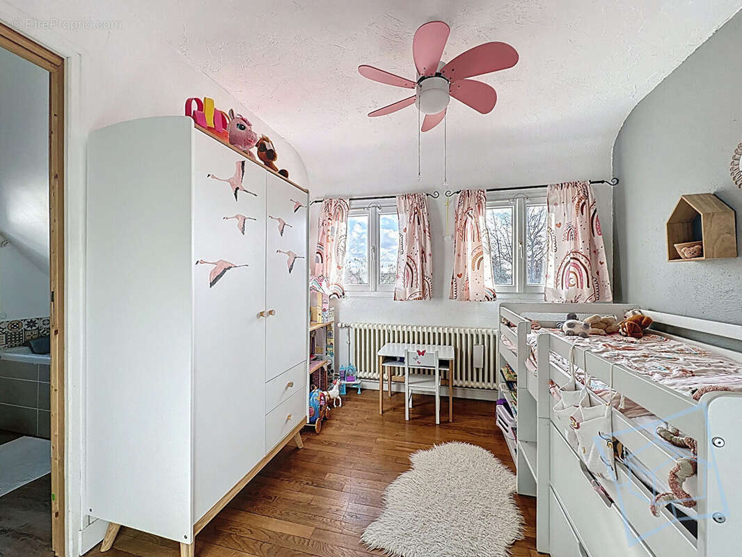 Maison à CERNAY-LA-VILLE