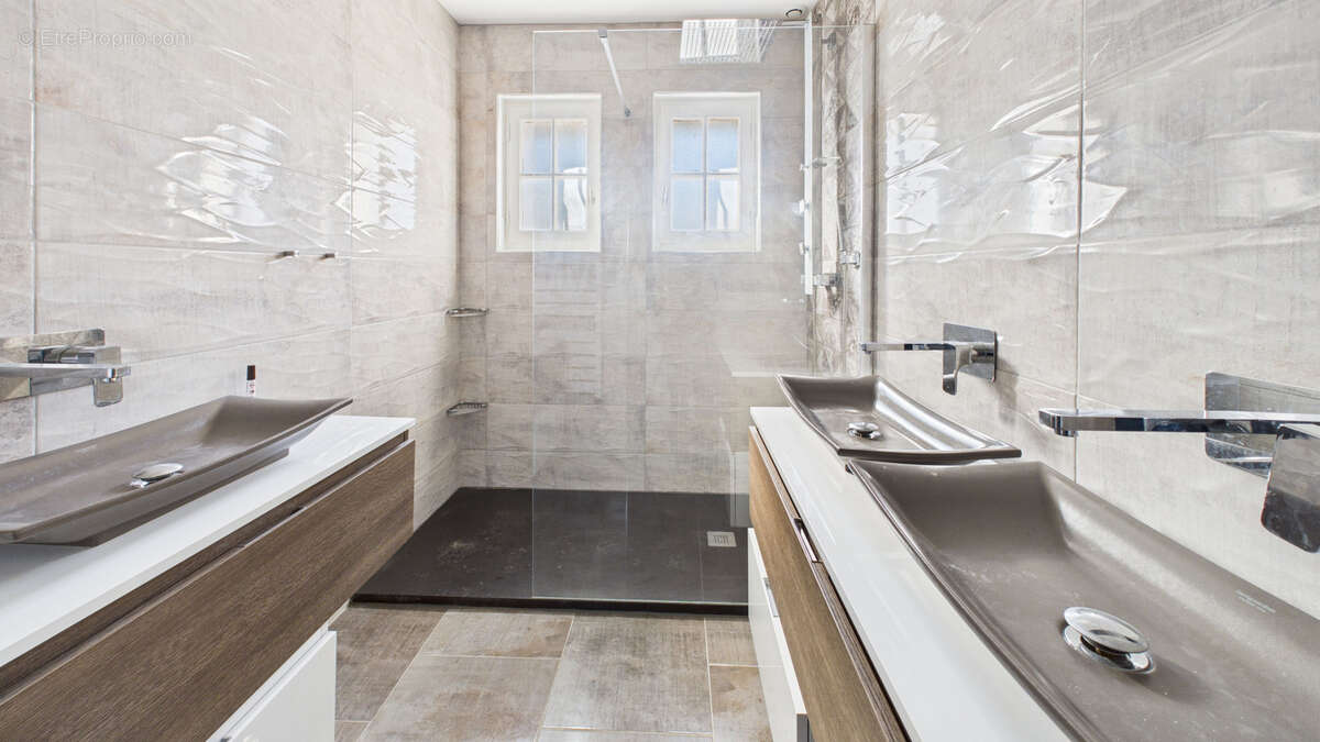 Maison à CARQUEIRANNE