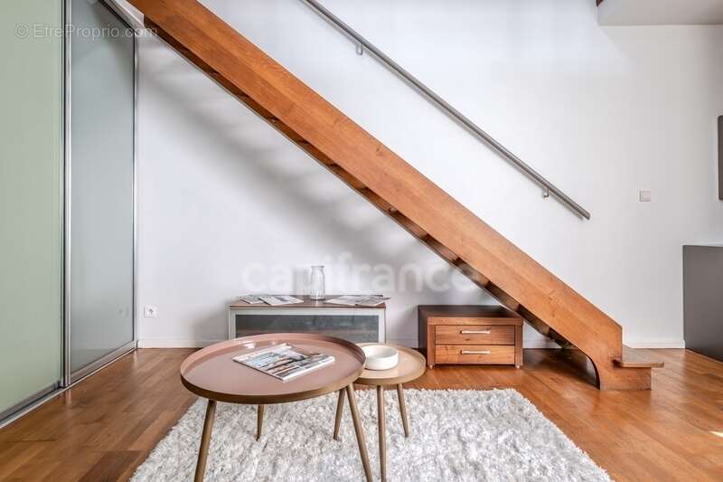 Appartement à PARIS-1E