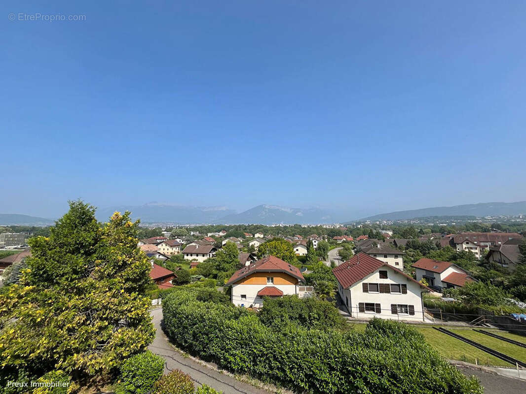 Appartement à POISY