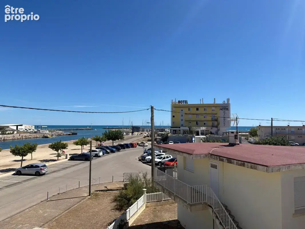 À vendre – Marseillan plage - Exceptionnel 3 pièces en duplex avec vue mer et port - photo 3