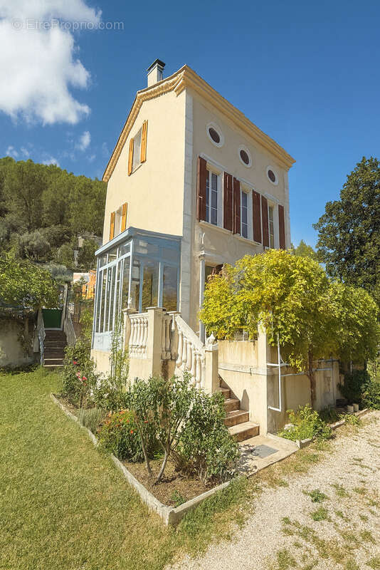 Maison à SOLLIES-TOUCAS