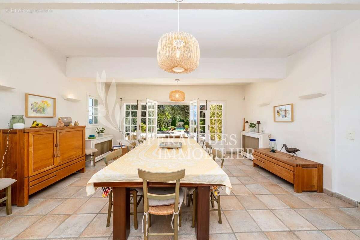 Opio - Belle propriété vue sur le golf 1,6 ha - photo 11