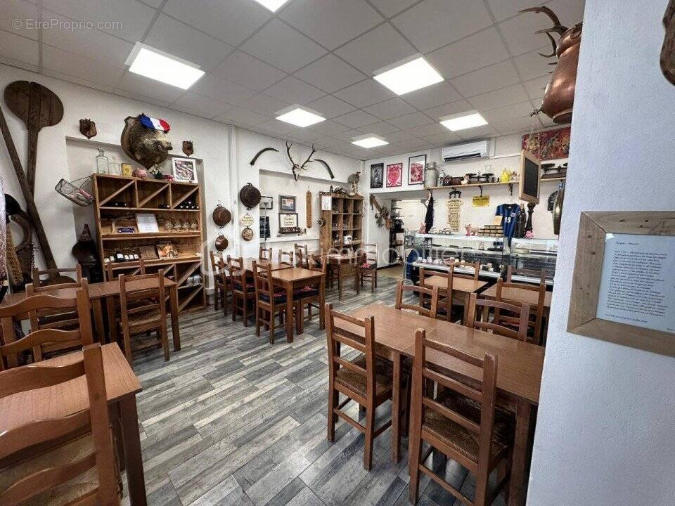 Commerce à LA COLLE-SUR-LOUP