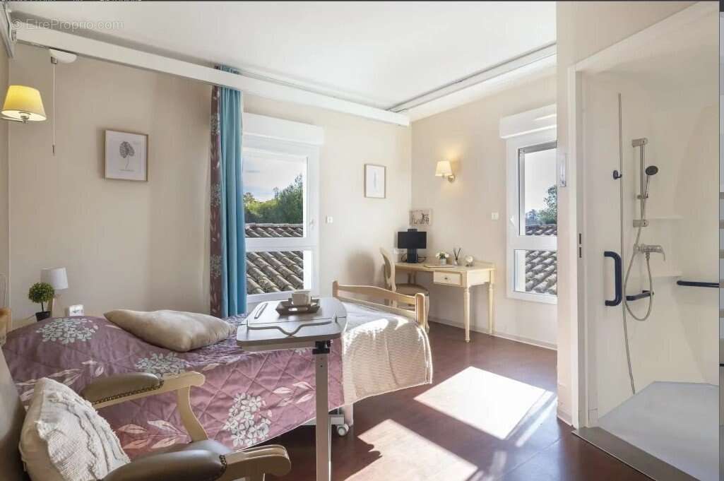 INVESTISSEMENT LOCATIF  Jonzac  Résidence EHPAD Résidence du Bourg Nouveau  6.55 % de rentabilité - photo 2